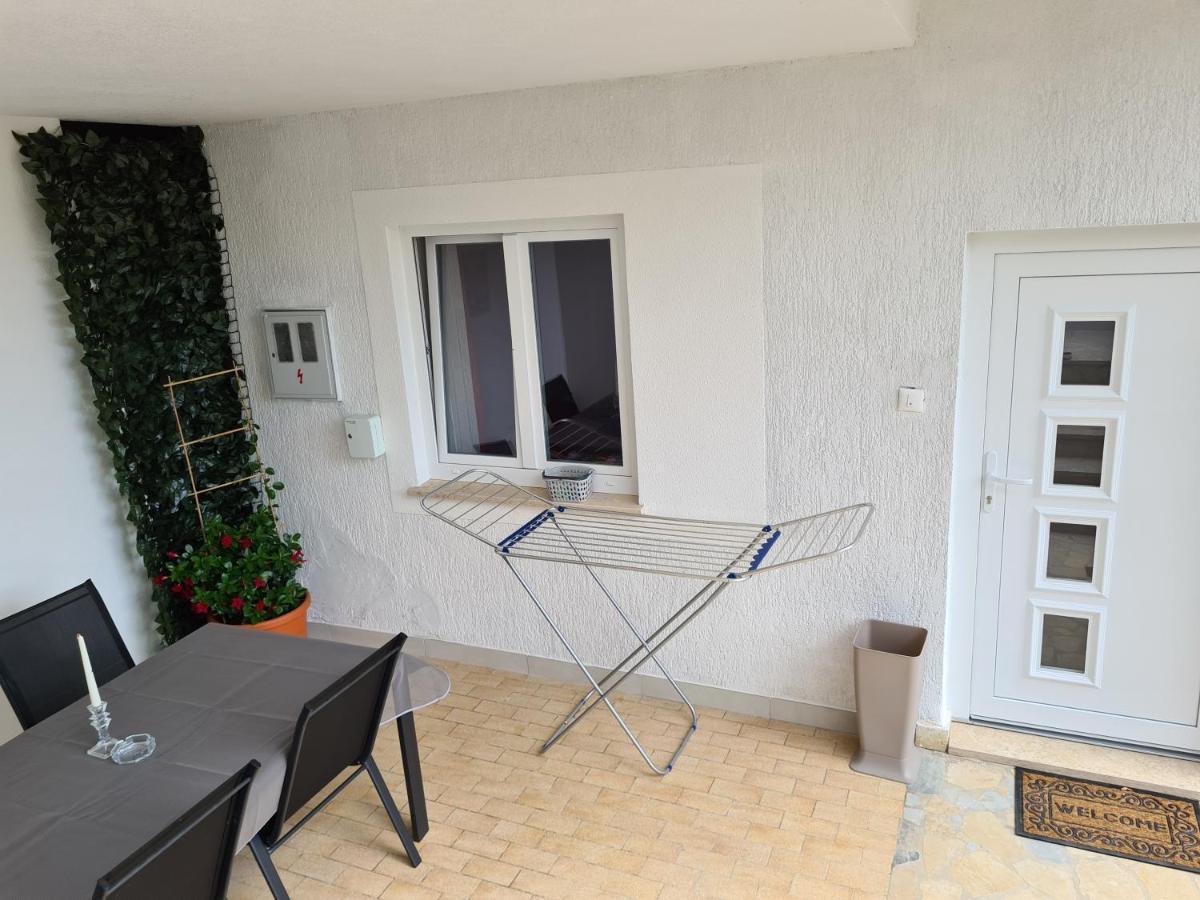 Apartment Zahtila Rabac Exterior foto